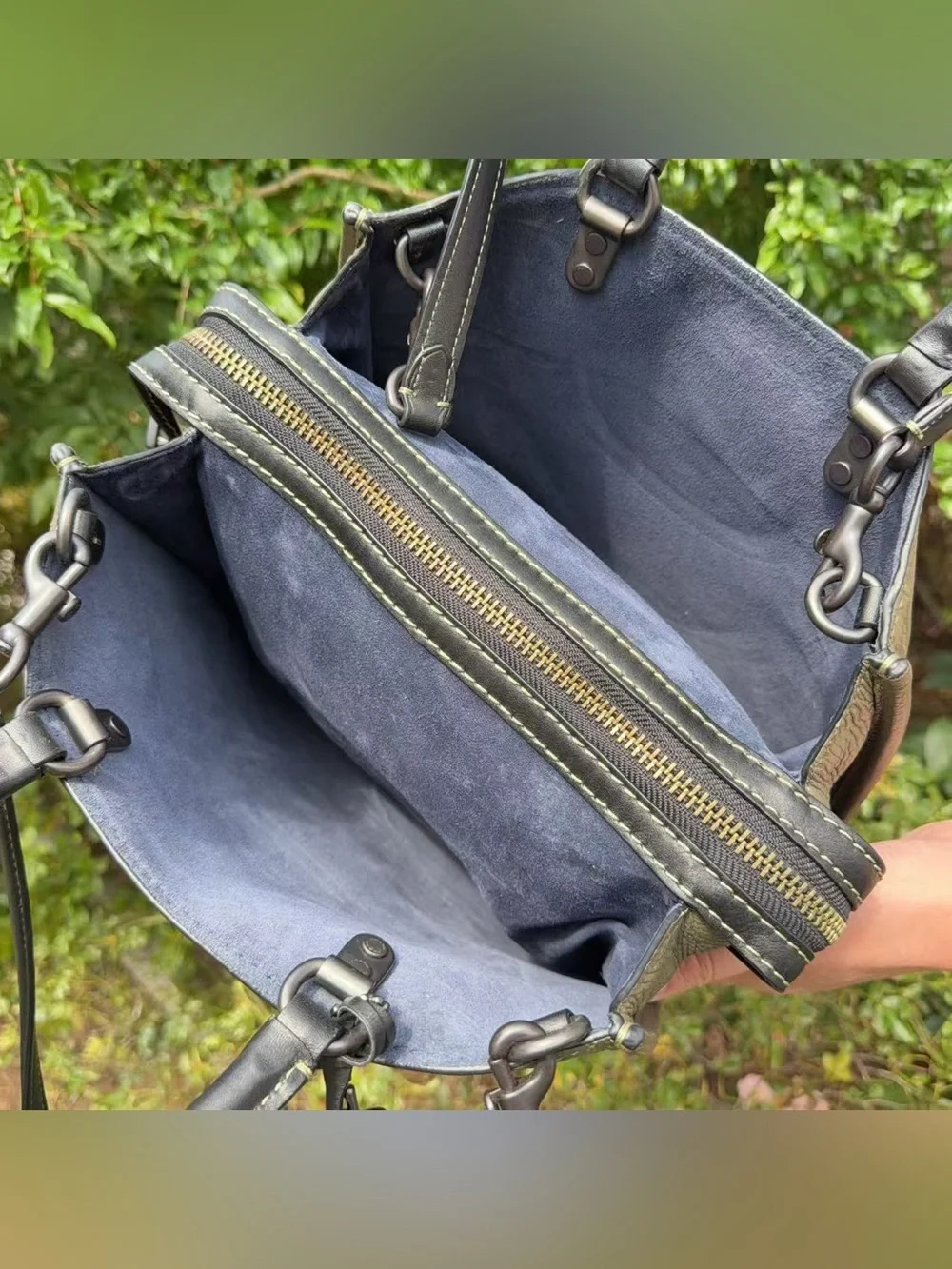 Coach Pebbled Leather Rogue Bag 30 （38124）